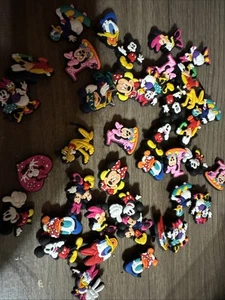 Juego de 20 dijes de Mickey and Friends Show - Imagen 1 de 1