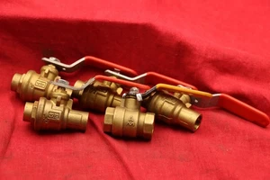 Lot of 5 Red-White Vio7 150WSP 600WOG Brass SOLDER F-F BALL VALVE. - Picture 1 of 6