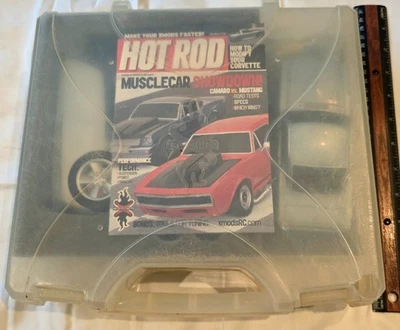 Coche de carreras Ford Mustang 1965 XMODS Y mando a distancia con estuche Foto 1 de 4