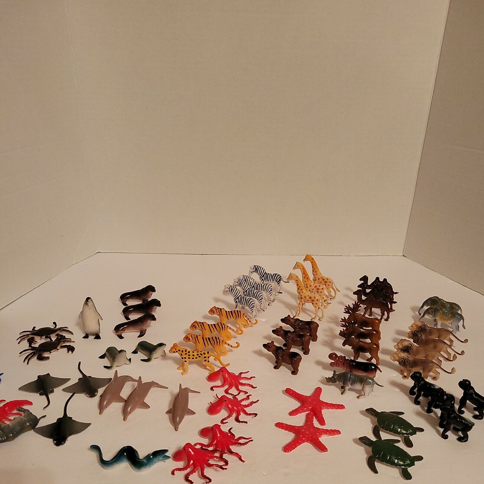 58 Pc. Set Of Miniature Toy Wild Animals And Sea Life In Canister | eBay
