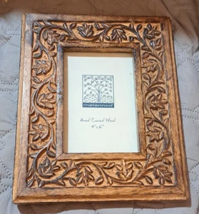 MELANNCO HAND CARVED WOOD PHOTO FRAME FOR 4X6" PHOTO - FRAME IS 10X8" - Picture 1 of 4