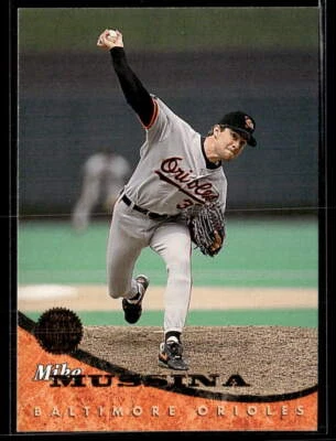 1994 Leaf #105 Mike Mussina Near Mint or Better - Image 1 of 2