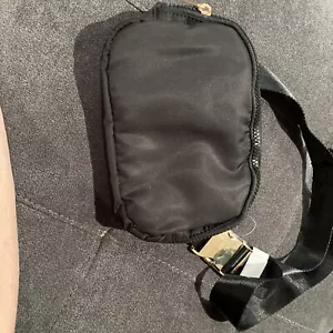 Borsa imbracatura Anthropologie nera nylon Fanny nuova con etichette - Foto 1 di 3