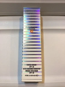 MAC LIGHTFUL C Tinted Cream SPF 30 Radiance Booster ~ MEDIUM PLUS ~ New in Box - Picture 1 of 6