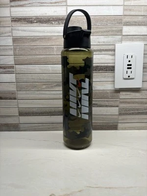 NIKE WATER BOTTLE TRAINING GYM SPORT HYDRATION Camo With Measurements Secure Lid - Image 1 of 4