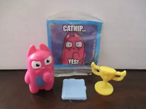Lost Kitties Gato Yellow Trophy Blue Book Series 2 Cat Figure - Picture 1 of 1