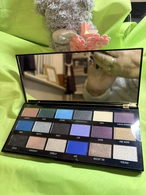 I 💛 Revolution Cookies and Cream Eyeshadow Palette New - Image 1 of 3