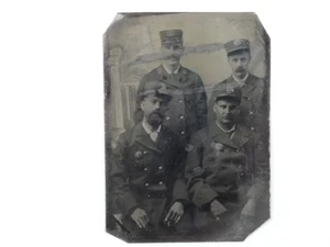 Antikes Farbfoto 4 Eisenbahningenieure Schaffner in Uniform und Hüten - Bild 1 von 7