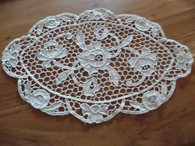 Linge ancien  Napperon lin avec dentelle ( 42 x 27.5 cms ) - Photo 1/2