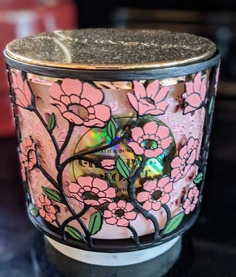 Candelabro de 3 mechas con base de mármol Bath Body Works Flowerbed Blossom ~ Nuevo 2023 Foto 1 de 4