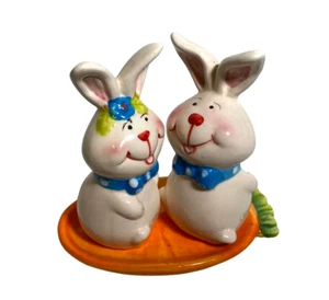 Vintage Bunny Rabbits w/Tray Easter Ceramic Salt & Pepper Shakers - Picture 1 of 8