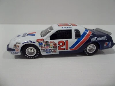 Ford Thunderbird NASCAR 1984 Johnny Lightning Buddy Baker #21 bonito Foto 1 de 4