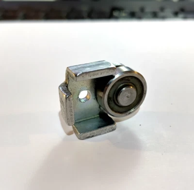 * 1 USM Haller Rolle für Auszug Schlitten Führungsschiene HR Schienen gebraucht - Bild 1 von 2