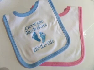 PERSONALISED BIB - FEET AND ANY TEXT YOU WISH - EMBROIDERED GIFT - KEEPSAKE - Picture 1 of 1