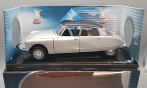 Modellini auto 1:18 Solido Citroen DS 19 confezione originale - Foto 1 di 9