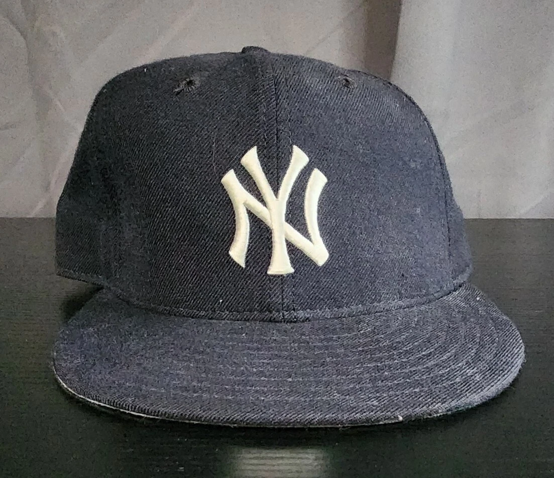 New Era New York Yankees 7 1/8 Size MLB Fan Apparel & Souvenirs