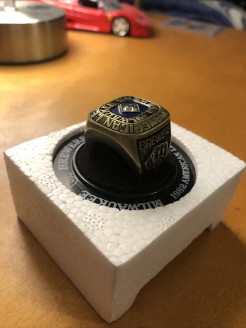 Milwaukee Brewers 1982 AL CHAMPIONS Replica Ring - NEW In Box - (2017 promotion) Cover