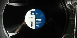 12 Zoll Vinyl Schallplatte Fab Factorory - Stadtlichter / Chickas Ausleger! PHZ 517.0 Garage DJ - Bild 1 von 14