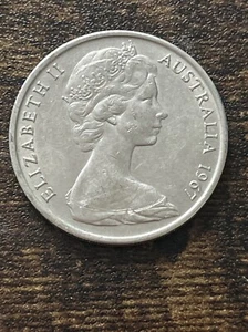 1967 Australia 20 Cents Platypus Actual Coin TK7668* - Picture 1 of 3