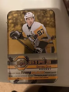 2019-20 UPPER DECK SERIES 1 HOCKEY TIN 🔥🏒 ( Hughes Kubalik ?) - Picture 1 of 3