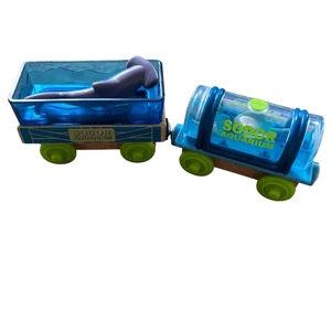 Coches de acuario de ferrocarril de madera Thomas The Train con tiburón - Imagen 1 de 7