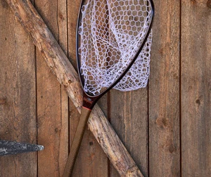 FISHPOND NOMAD MID-LENGTH TAILWATER LANDING NET LIGHT CARBON FIBER, RUBBER BAG - Picture 1 of 3