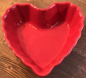Baking Dish Ceramic Red Heart Scalloped - Celebrate It - 5" - Picture 1 of 4