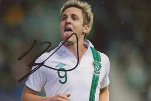 IRELAND: KEVIN DOYLE SIGNED 6x4 ACTION PHOTO+COA *COLORADO RAPIDS* - Imagen 1 de 1