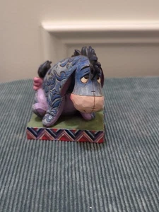Jim Shore Disney Showcase True Blue Companion Eeyore Figur #4011755 - Bild 1 von 5