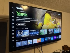 VIZIO 40" Full HD LED Smart TV (VFD40M-0810) - Picture 1 of 3