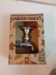 Hand cast aluminum garden faucet flower garden at home - Picture 1 of 2