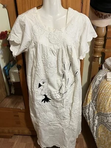 Vintage Handmade & Embroidery Dress with Peacock from East Asia Womens Med - Picture 1 of 6