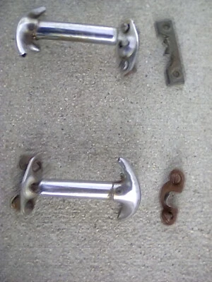 NSU 1200 C pestillos de capó y maletero, guiones de maletero Foto 1 de 2