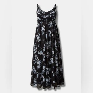 Torrid Maxi Chiffon Pleated Dress Size 3x - Picture 1 of 15