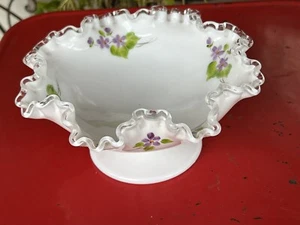 Beautiful Fenton wavy pedestal candy dish - Signed George S.  - Picture 1 of 12