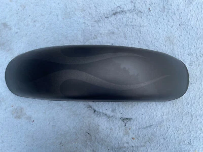 Guardabarros delantero Kawasaki Vulcan 750 pintado negro plano con llamas fantasma plateadas Foto 1 de 2