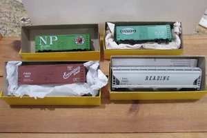 HO Scale Accurail (4) Assorted Freight Cars Kit/RTR Lot#3996 - Picture 1 of 4
