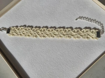 Armband Bracelet Weiß Gehäkelt Handarbeit Schmuck Unikat - Bild 1 von 4