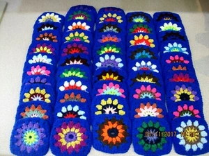 HANDGEHÄKELT, GRANNY SQUARES BLAU KANTEN MEHRERE FARBEN JEDES QUADRAT, 4 cm x 20 - Bild 1 von 10