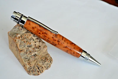 Drehkugelschreiber gedrechselt aus edlem Thuja Maser Holz mit Geschenkebox... - Bild 1 von 4