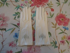 Vintage Neu aus altem Lagerbestand neue weiße Kinder Lederhandschuhe mit Ausschnitten -- 9" -- Größe 6 1/2 - Bild 1 von 6