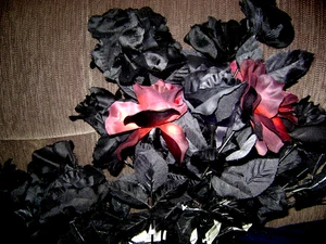 NWT AMSCAN 10 pcs Black Fake Roses, Halloween Decor Artificial Flowers - Picture 1 of 9