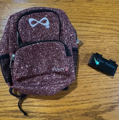 American Girl Joss's Nfinity 背包和欢呼托盘 — 第 1/4 张图片