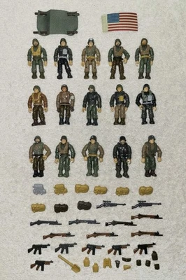 Call of Duty Mega Bloks WWII World War 2 Lot of 15 Figures w/ Weapons Accs - Image 1 of 4