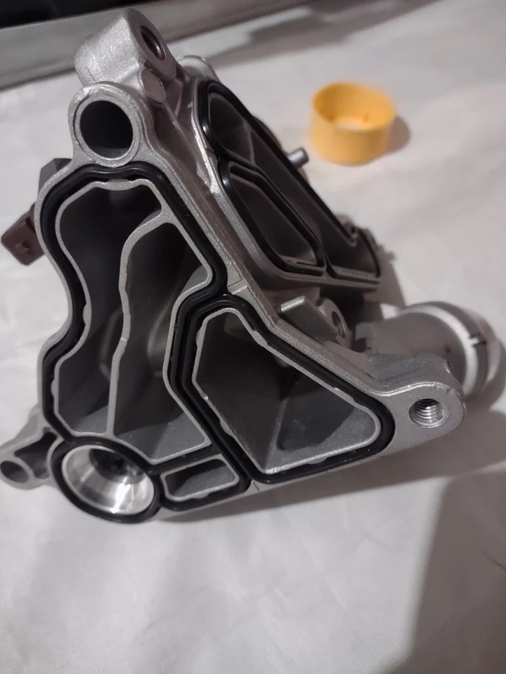 Carcasa filtro enfriador de aceite motor compatible con BMW 128i 135i 328i 2012-2016 33 Foto 1 de 4