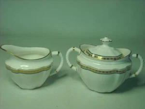 JARRA DE AZÚCAR Y CREMA Royal Crown Derby con tapa patrón verde Carlton segundo - Imagen 1 de 10