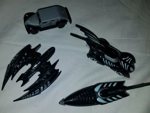 Batman - 4x Hasbro/Kenner Diecast - Batmobile, Batboat, Batwing and Two-face Car - Picture 1 of 9