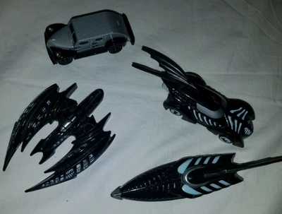 Batman - 4x Hasbro/Kenner Diecast - Batmobile, Batboat, Batwing and Two-face Car - Image 1 of 4