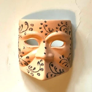 PEACH CERAMIC PETITE BAUTA VENETIAN  MASK VENICE, ITALY  - Picture 1 of 3