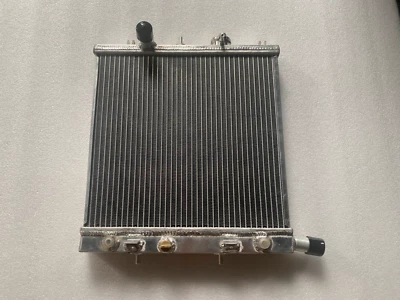 Radiador apto para Mazda 121 Metro DW Serie 1 Ford Festiva WB WD WF Festiva AT 96-00 Foto 1 de 4